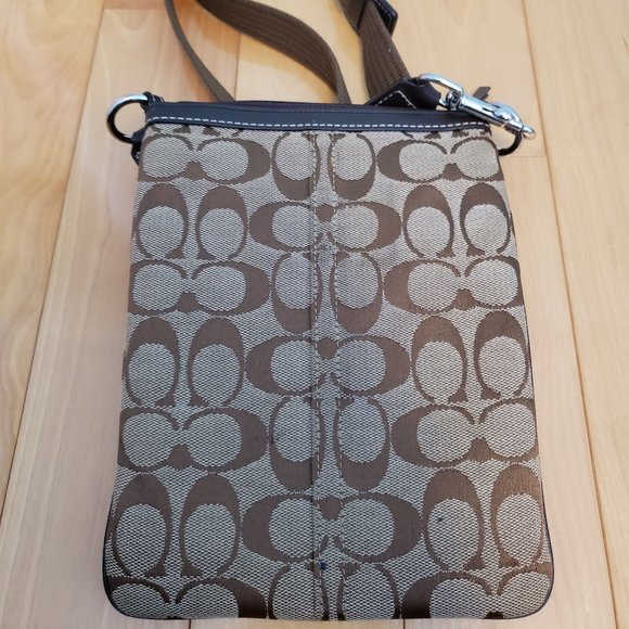 EUC Coach brown canvas and leather crossbody - Picture 5 of 5